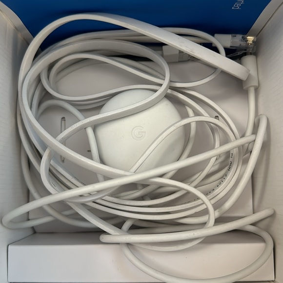 Google Wifi AC1200 Mesh WiFi System Wifi Router - 1500 Sq Ft Coverage - 1 pack - Picture 4 of 4